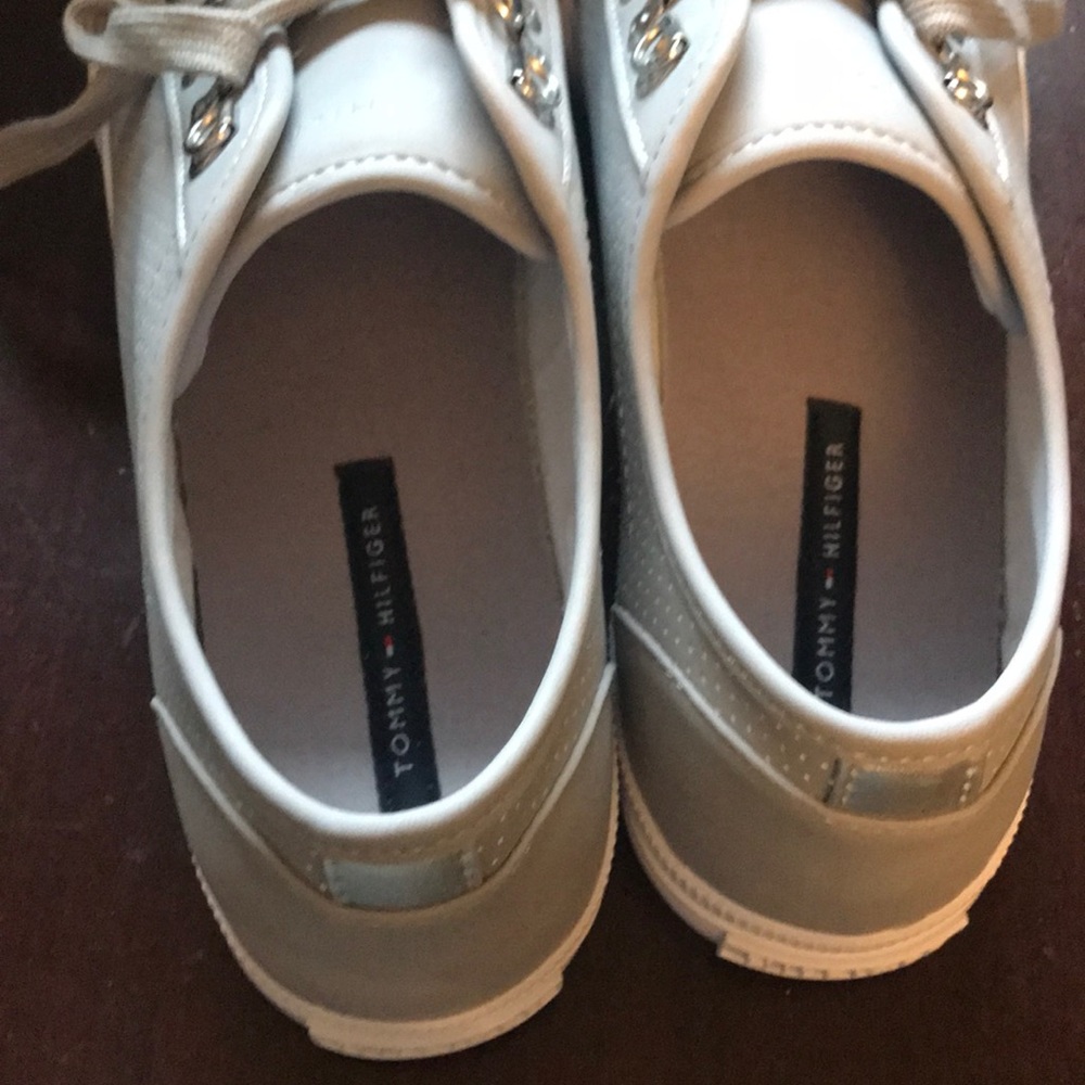 Sneakers - Picture 5 of 10
